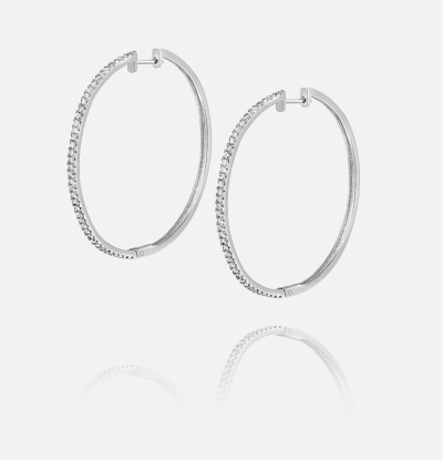 Diamonds total 0.74 ct