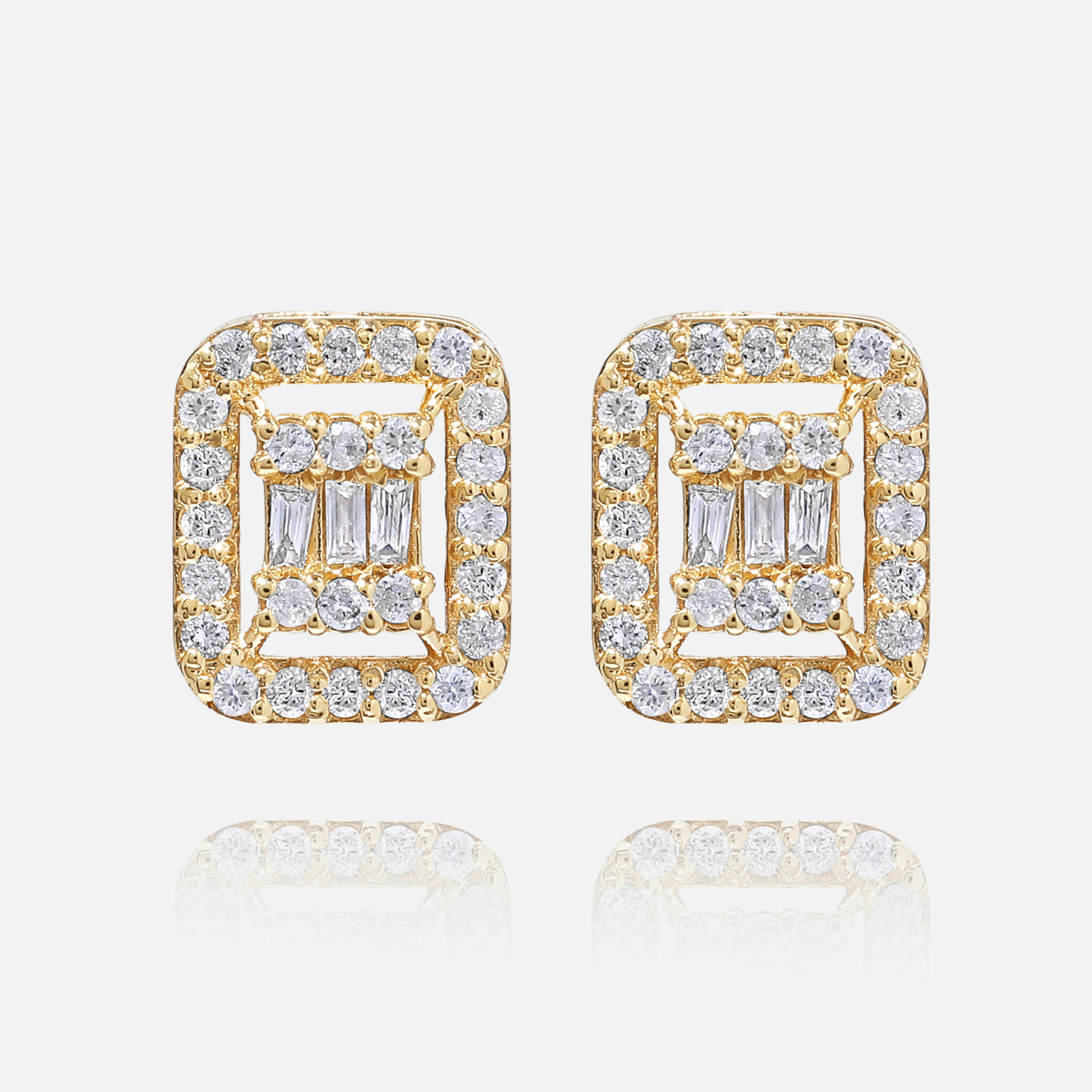 Diamonds total 0.43 ct
