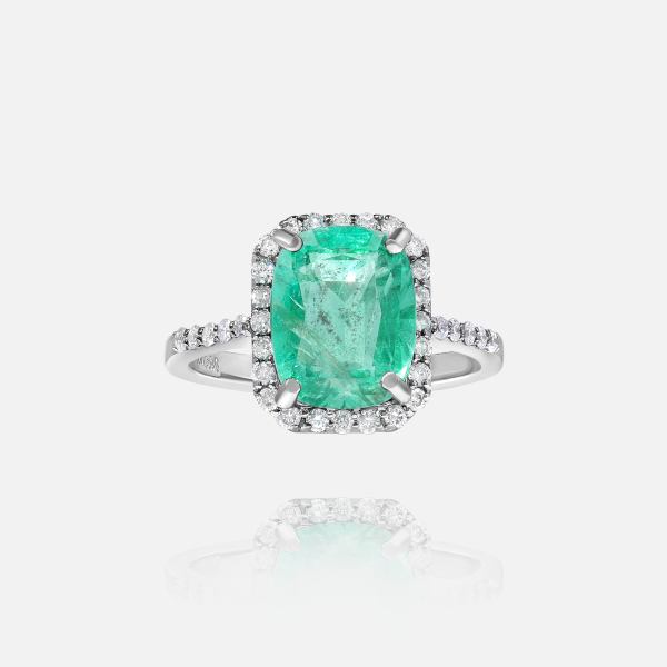 Emerald 3.73 ct & Diamonds total 0.35 ct