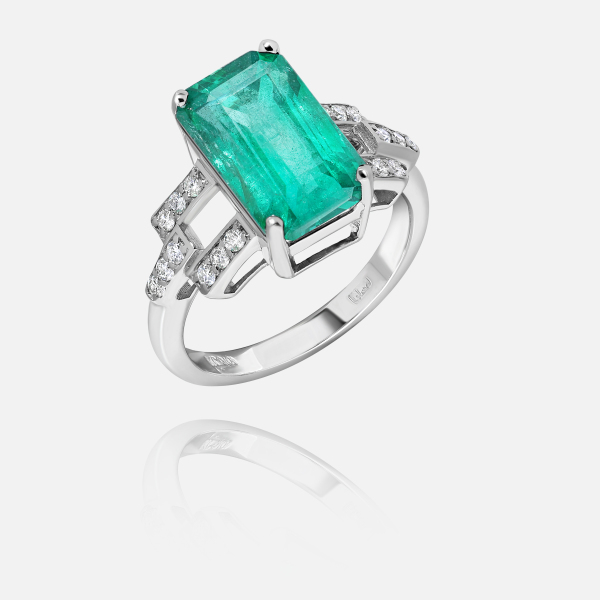 Emerald 5.42 ct & Diamonds total 0.25 ct