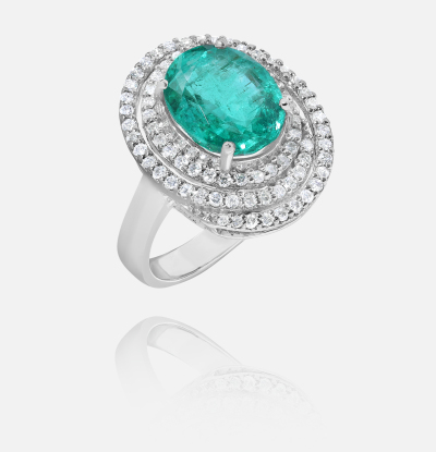 Emerald 4.26 ct & Diamonds total 0.59 ct