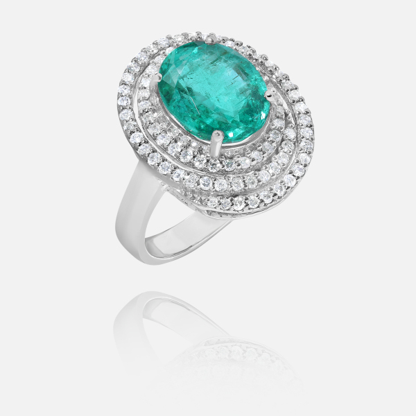 Emerald 4.26 ct & Diamonds total 0.59 ct