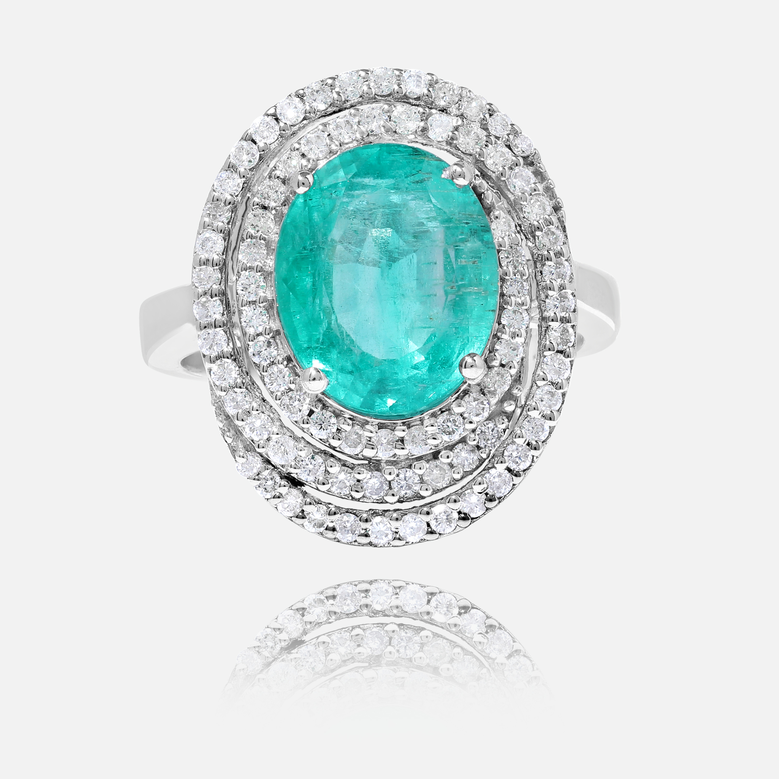 Emerald 4.26 ct & Diamonds total 0.59 ct