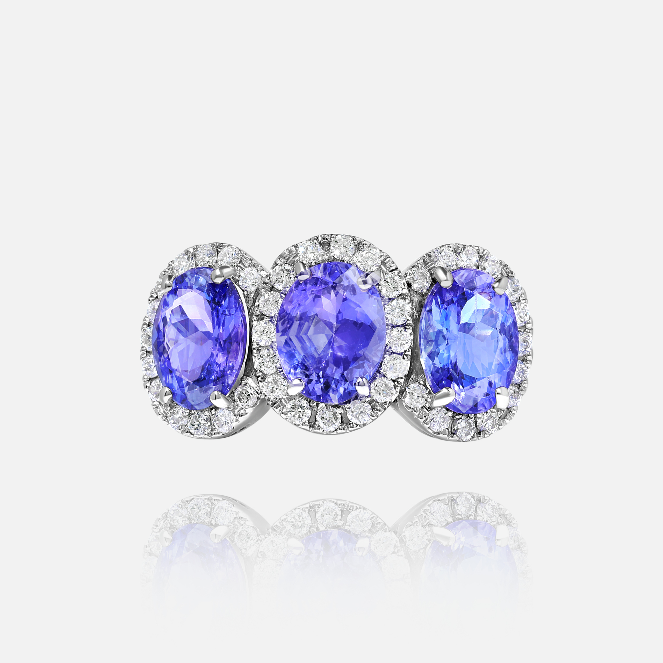 Tanzanite 5.30 carats & Diamond total 0.55 ct